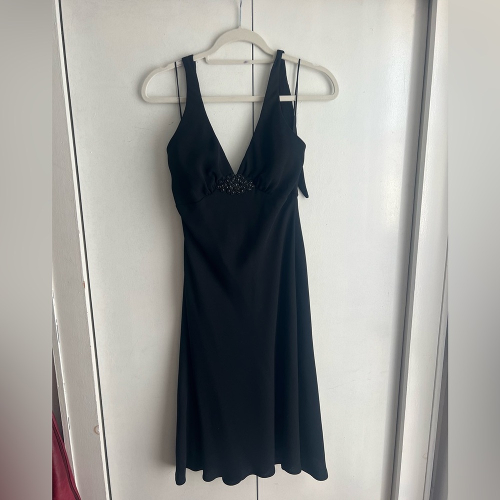 Jones Wear Black Midi Dress